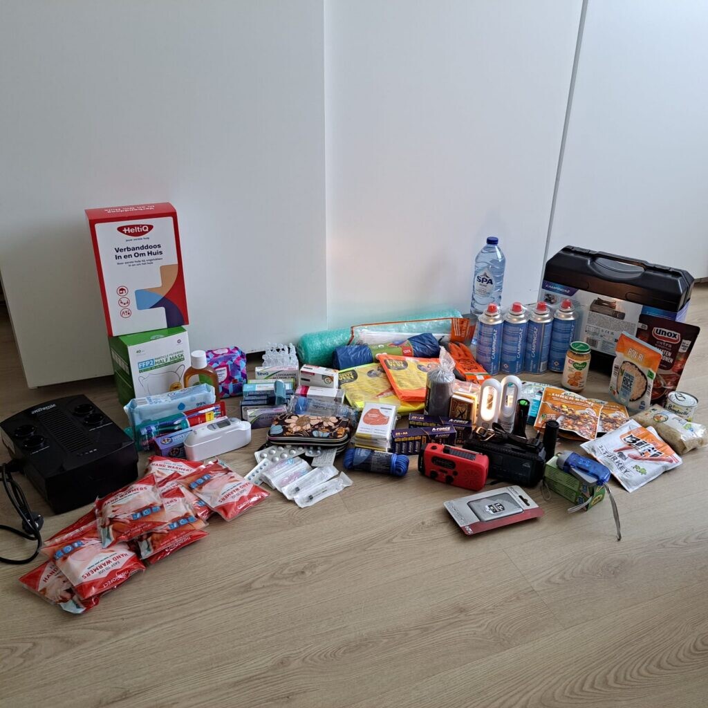 emergency kit supplies